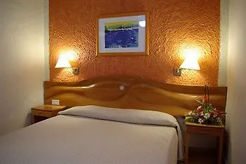 Apts Rocamar Beach מלון 5*