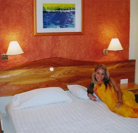 Apts Rocamar Beach Hotel